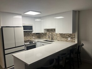 425 Ena Rd in Honolulu, HI - Building Photo - Building Photo