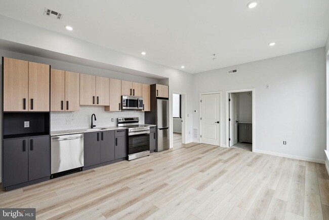 property at 1112 E Berks St