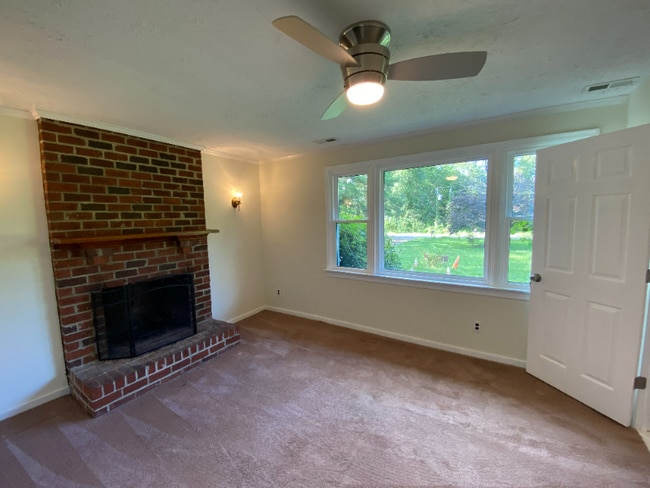 1599 Early St in Sandston, VA - Building Photo - Building Photo