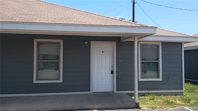 property at 2901 E de la Rosa Dr