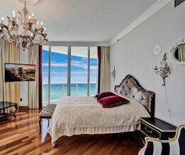 15901 Collins Ave, Unit 701 in Sunny Isles Beach, FL - Foto de edificio - Building Photo