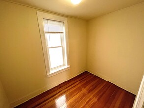 2208 N Seeley Ave in Chicago, IL - Building Photo - Building Photo