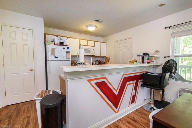 1910 Tabor Village Dr in Blacksburg, VA - Building Photo - Building Photo
