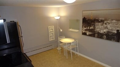 8915-8983 83 Ave NW in Edmonton, AB - Building Photo - Building Photo