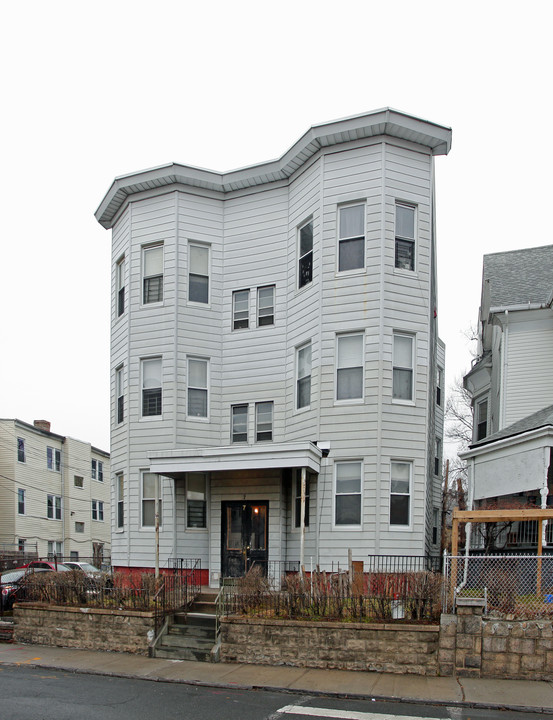 7 Robbins Pl in Yonkers, NY - Building Photo