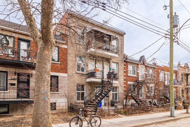 5481-5489 3E Av in Montréal, QC - Building Photo - Primary Photo
