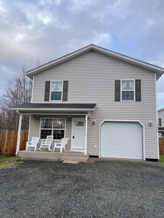 2149 S Valley Loop in Wasilla, AK - Building Photo