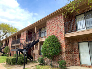 Pecan Valley Apartments in Lufkin, TX - Building Photo - Building Photo