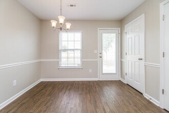 3014 Deer Trail Dr in Spring Hill, TN - Foto de edificio - Building Photo