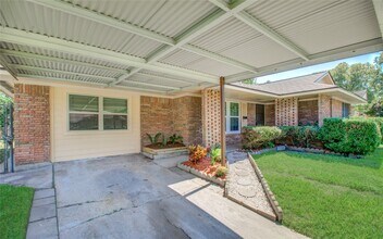 10226 Envoy St in Houston, TX - Foto de edificio - Building Photo