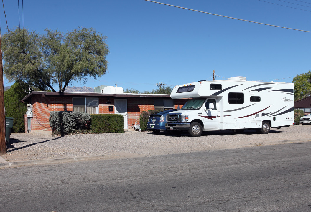 4227 E North St in Tucson, AZ - Building Photo