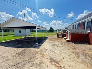 2615 Airport Rd in Salisbury, NC - Foto de edificio - Building Photo