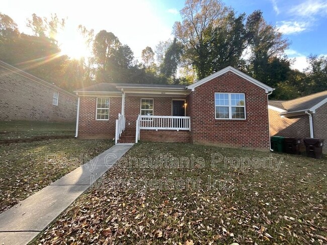 property at 1019 Manor Dr