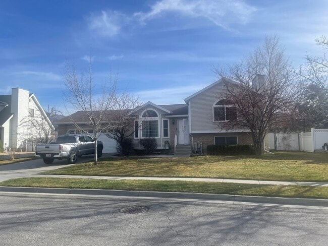 property at 758 E New England Dr