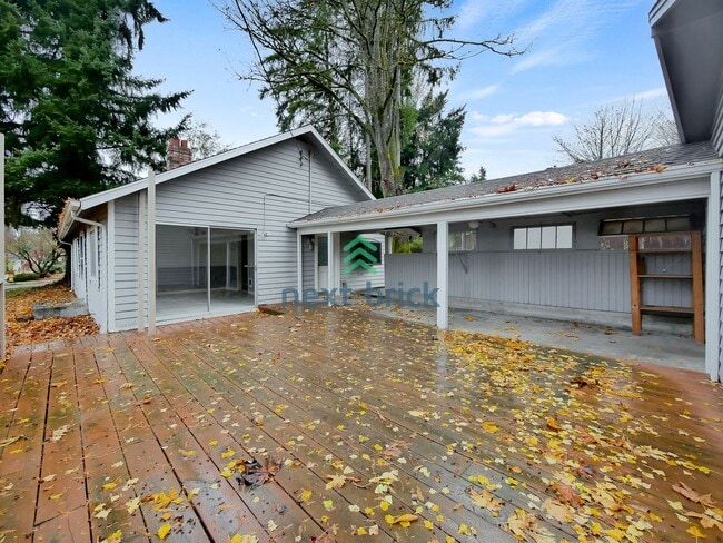 17205 Spruce Way in Lynnwood, WA - Building Photo - Building Photo
