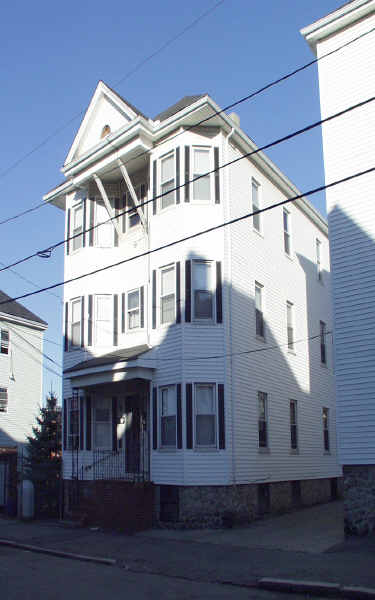 10-12 Salisbury St in New Bedford, MA - Building Photo