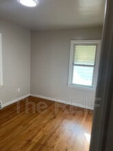 109 W Maple St in Lansing, MI - Building Photo - Building Photo