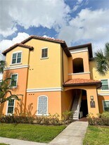 5447 Vineland Rd in Orlando, FL - Building Photo