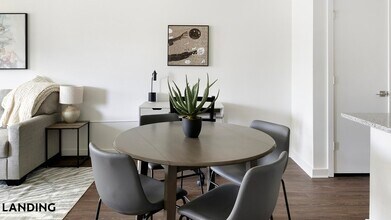 2110 Birkhall St in Raleigh, NC - Foto de edificio - Building Photo