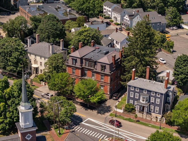 132 Middle Street in Portsmouth, NH - Building Photo - Building Photo