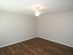 3612 NE 72nd St in Gladstone, MO - Building Photo - Building Photo