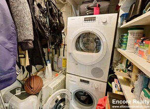 37 Cooper St, Unit 4 in Boston, MA - Foto de edificio - Building Photo