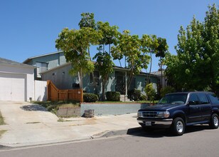 944 Opal St in San Diego, CA - Foto de edificio - Building Photo