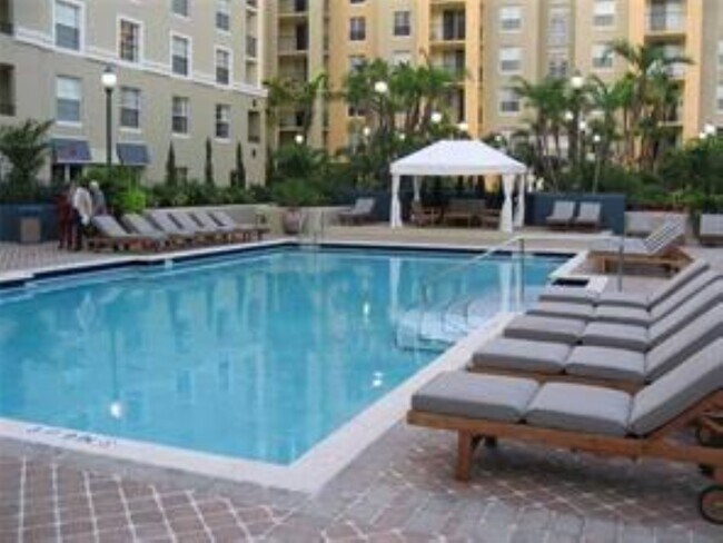 520 SE 5th Ave, Unit 1107 in Fort Lauderdale, FL - Foto de edificio - Building Photo