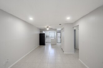 3860 7th Ave N in St. Petersburg, FL - Building Photo - Building Photo