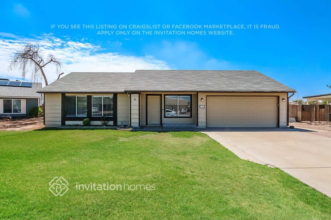 811 E Hillview Cir in Mesa, AZ - Building Photo