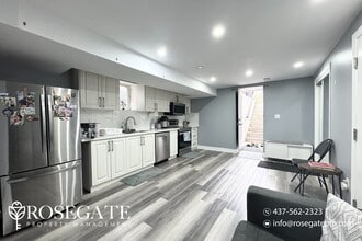 7560 Doverwood Dr in Mississauga, ON - Building Photo - Building Photo