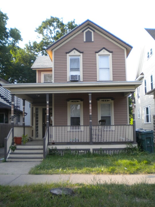 83 Alexander St in Rochester, NY - Foto de edificio