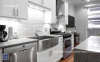 1247 W Madison St-Unit -314 in Chicago, IL - Building Photo - Building Photo