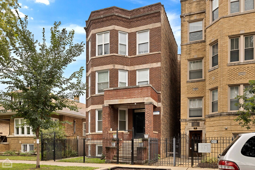 4219 N Francisco Ave in Chicago, IL - Building Photo