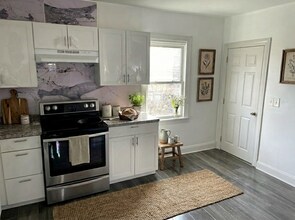 49 Carpenter St, Unit 2 in Attleboro, MA - Foto de edificio - Building Photo