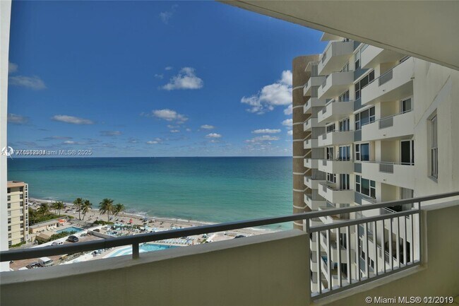 3180 S Ocean Dr, Unit 1204 in Hallandale Beach, FL - Building Photo - Building Photo