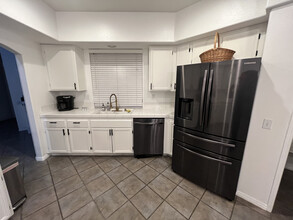 15860 Alisa Viejo Ct, Unit House in Moreno Valley, CA - Foto de edificio - Building Photo
