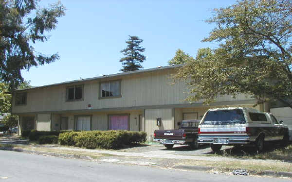 723-729 Olive St in Santa Rosa, CA - Building Photo - Building Photo