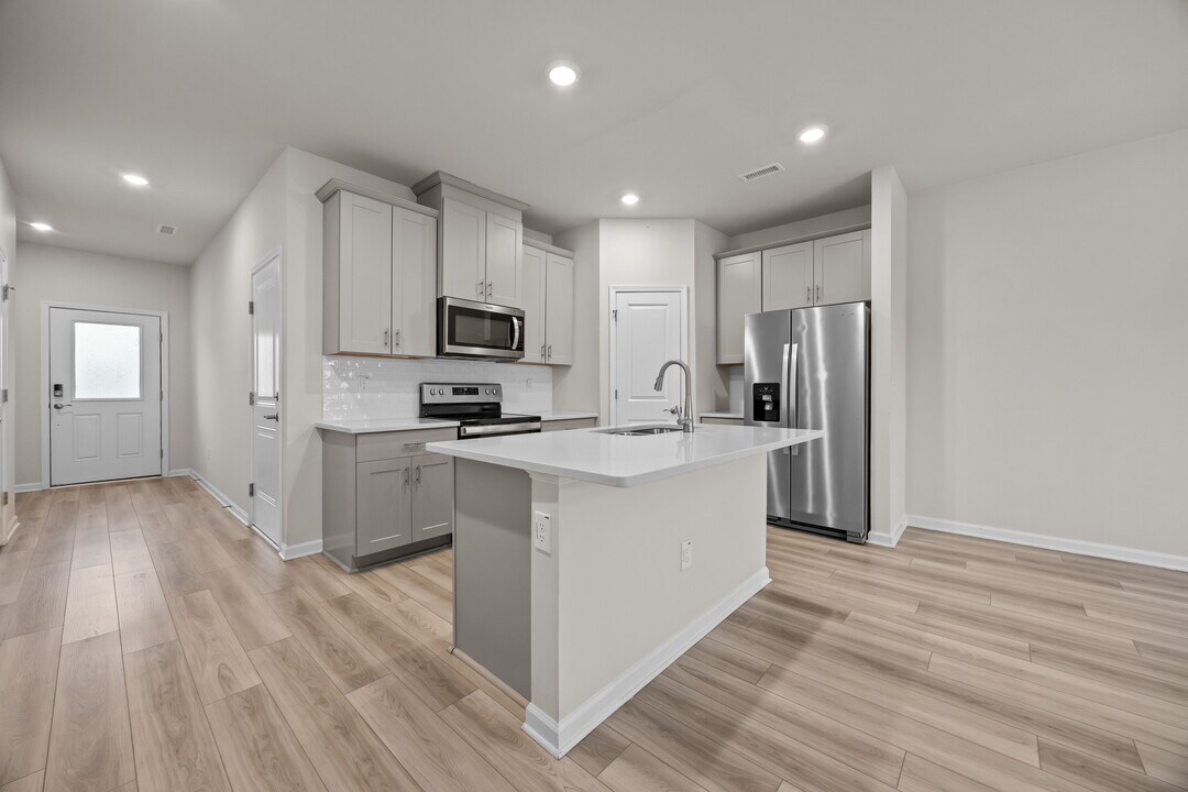 929 Clearhaven Ln in Fuquay Varina, NC - Building Photo