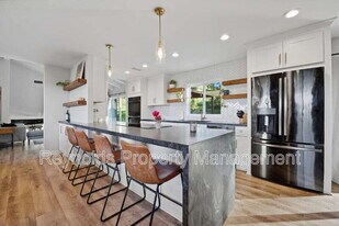 1953 Granite Hills Dr in El Cajon, CA - Building Photo