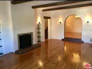 459 N Orange Dr in Los Angeles, CA - Building Photo - Building Photo