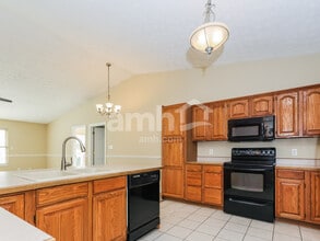 6552 Greeley Ave in Dayton, OH - Foto de edificio - Building Photo