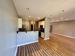 423 Acushnet St in Elgin, IL - Foto de edificio - Building Photo