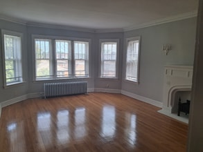 8808 S Blackstone Ave in Chicago, IL - Building Photo - Building Photo