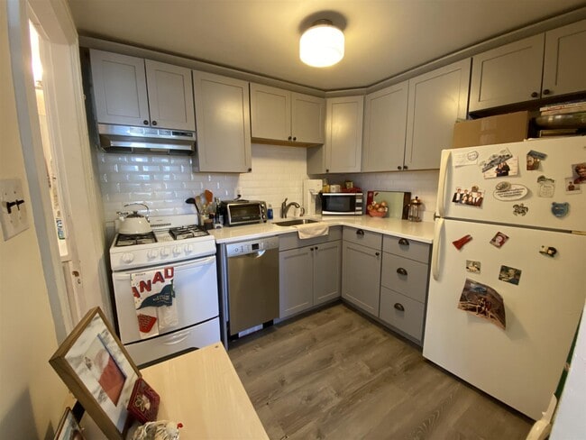 371 Harvard St, Unit 1 in Cambridge, MA - Building Photo - Building Photo