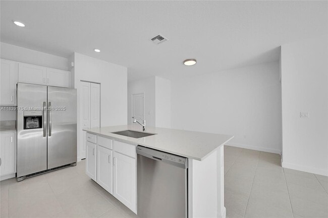 property at 4548 Hollister Ave