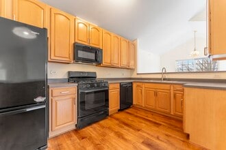 61 Cantal Ct in Wheeling, IL - Building Photo - Building Photo