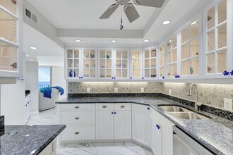 5420 N Ocean Dr in Riviera Beach, FL - Foto de edificio - Building Photo