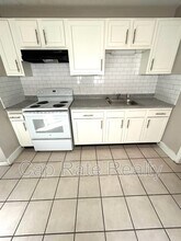 1051 Republic Ave in Columbus, OH - Building Photo - Building Photo