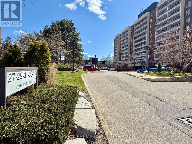 31-531 Four Winds Dr in Toronto, ON - Building Photo - Building Photo